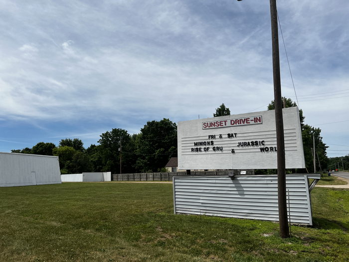 Sunset Auto Theatre - July 2 2022 Photo